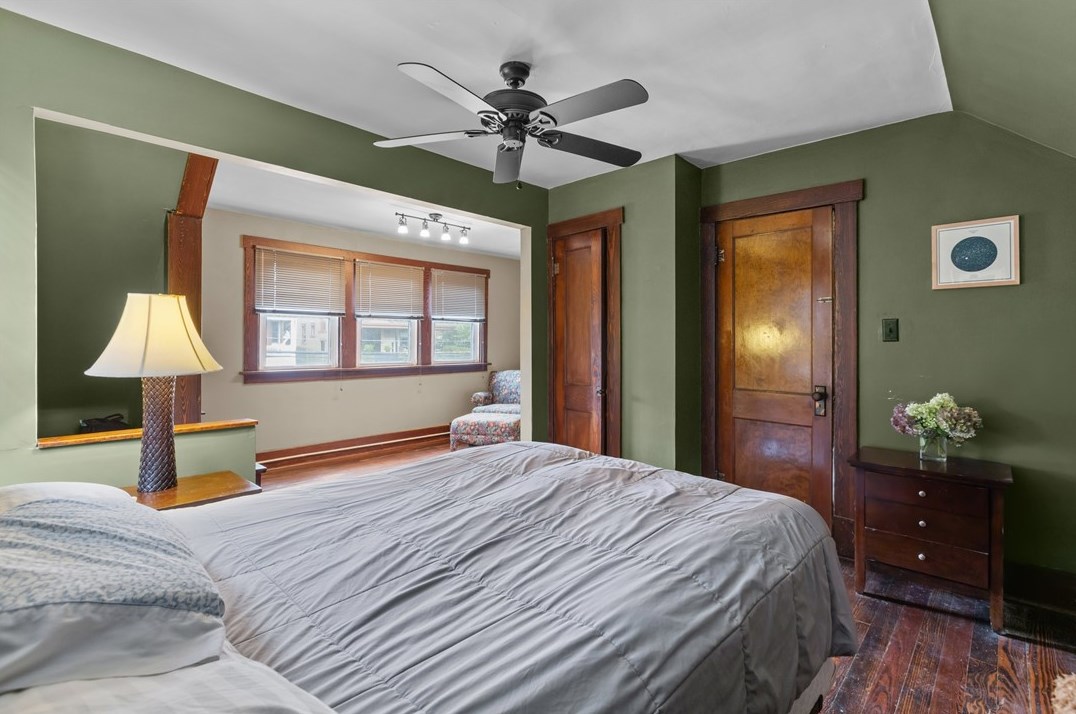 1323 State Ave, Moon Twp PA 15108-2017 exterior