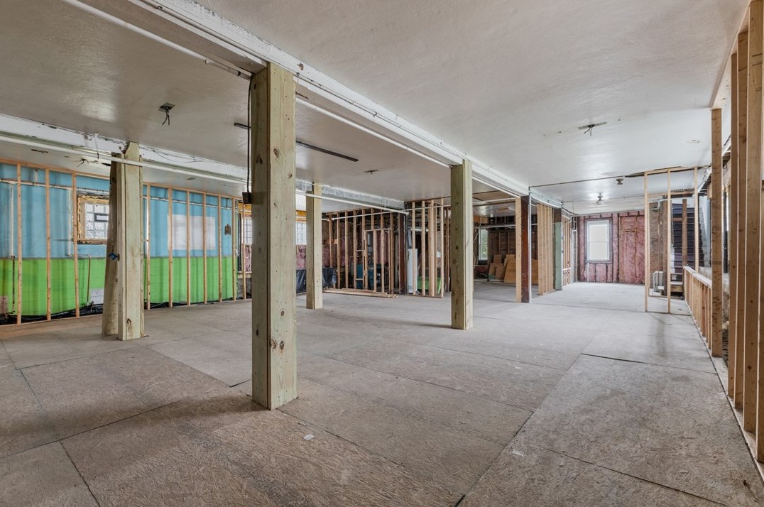 1323 State Ave, Moon Twp PA 15108-2017 exterior