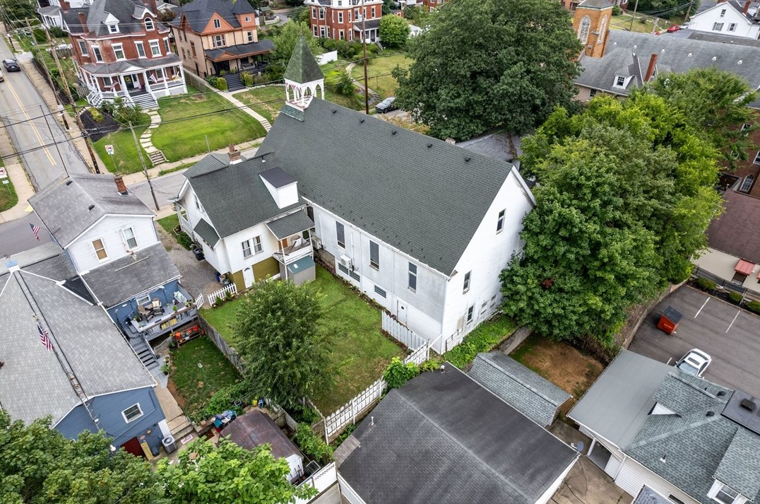 1323 State Ave, Moon Twp PA 15108-2017 exterior