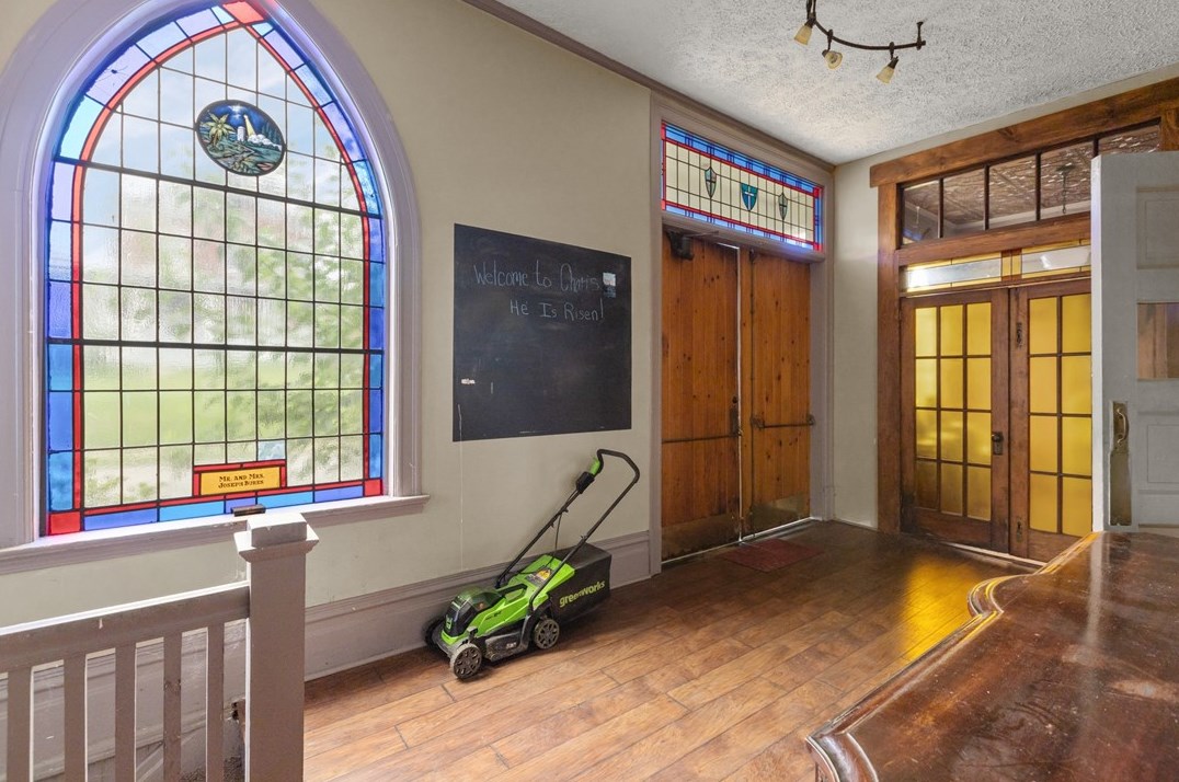 1323 State Ave, Moon Twp PA 15108-2017 exterior