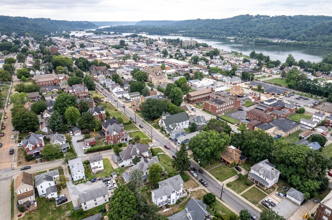 1323 State Ave, Moon Twp PA 15108-2017 exterior