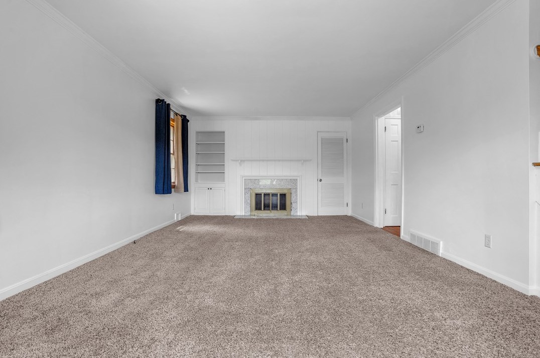 912 Country Clb Dr, Pittsburgh PA 15228-2625 exterior