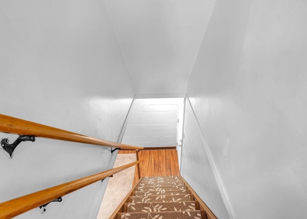 912 Country Clb Dr, Pittsburgh PA 15228-2625 exterior