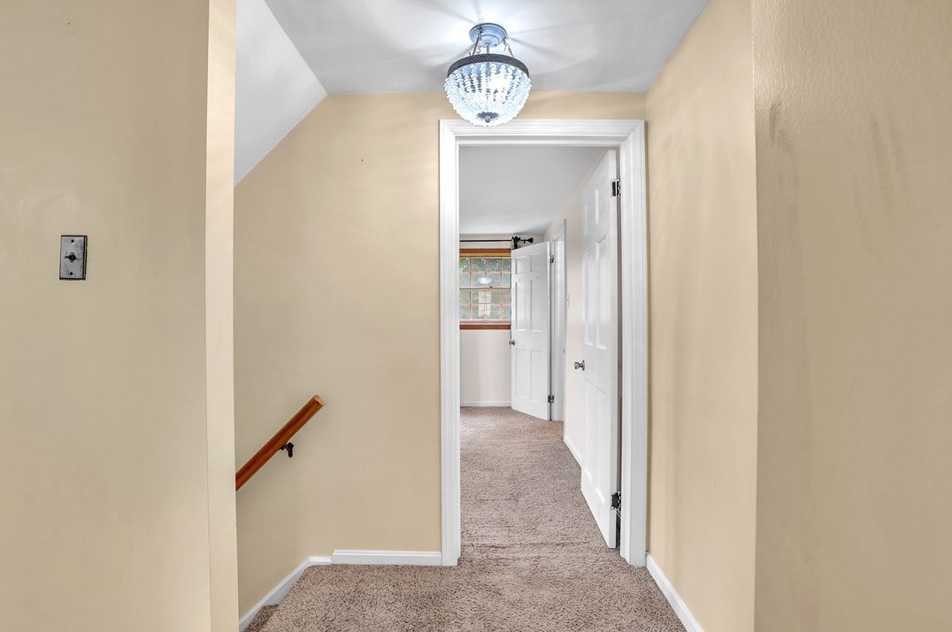 912 Country Clb Dr, Pittsburgh PA 15228-2625 exterior