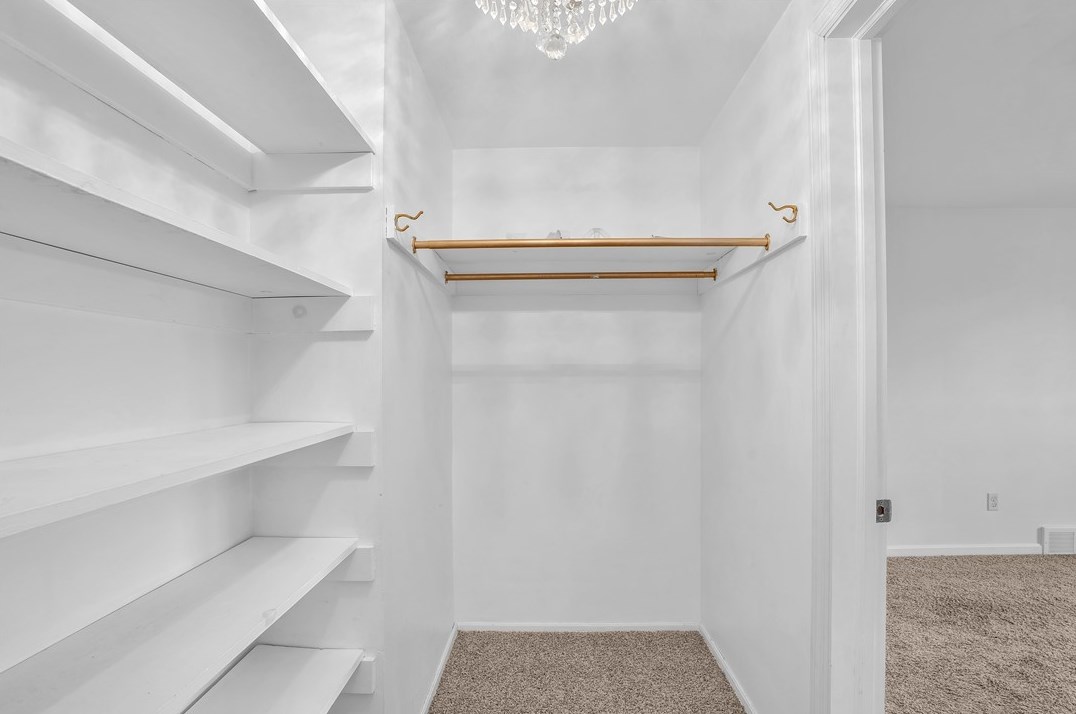 912 Country Clb Dr, Pittsburgh PA 15228-2625 exterior