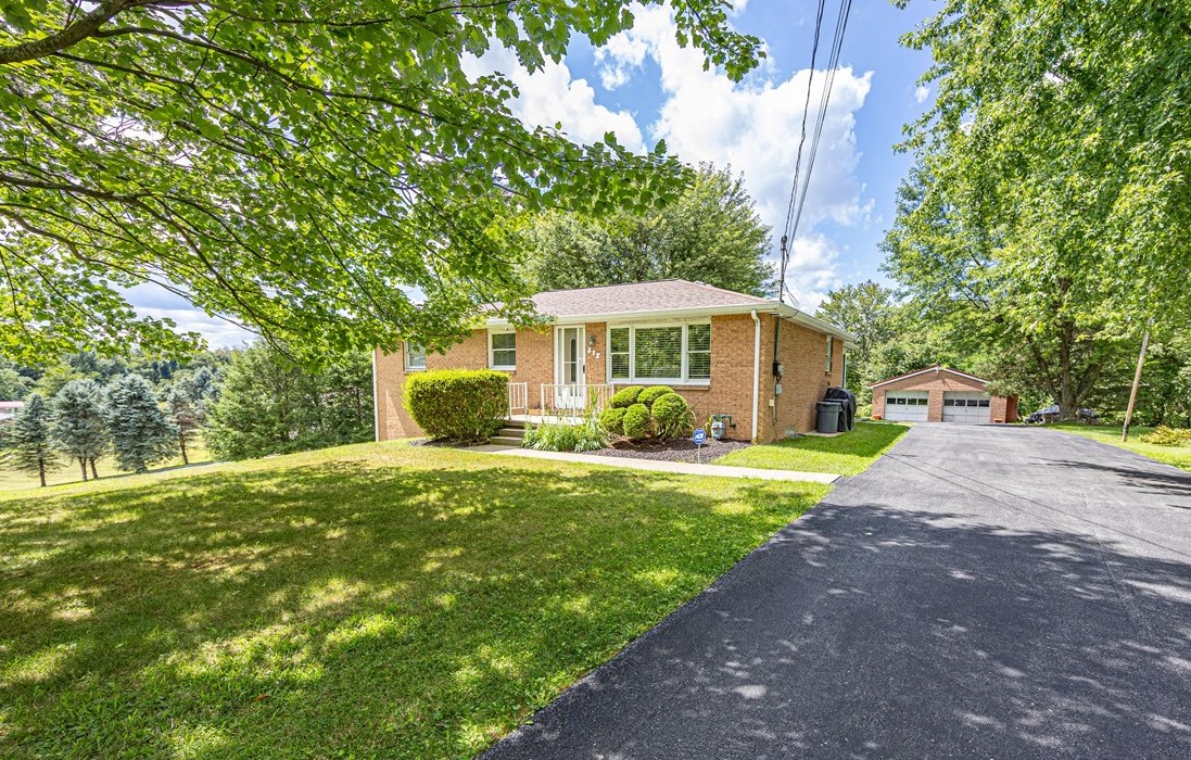 312 Upper Drennen Rd, New Kensington, PA 15068