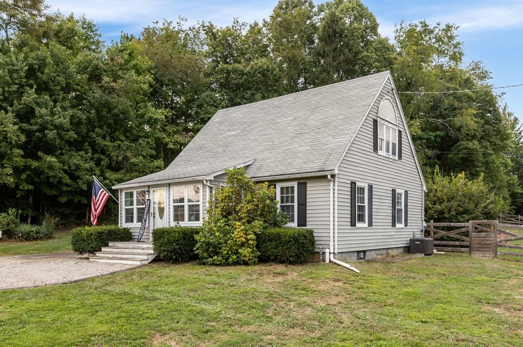 492 Mapletown Rd, Garards Fort, PA 15334