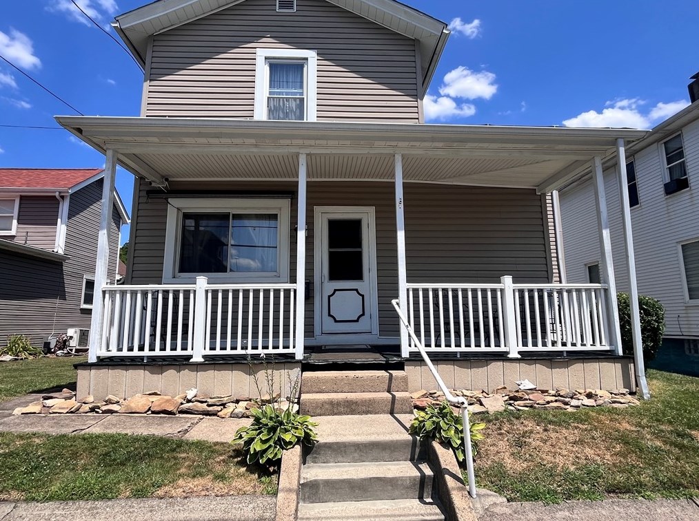 625 11th Ave, New Brighton, PA 15066