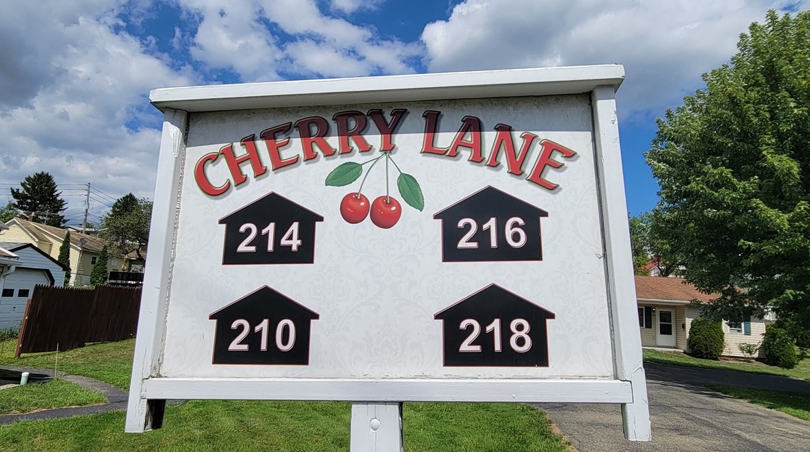 210 Cherry Ln, Somerset, PA 15501
