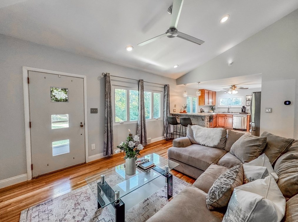 2408 Oakhill Rd, Gibsonia, PA 15044