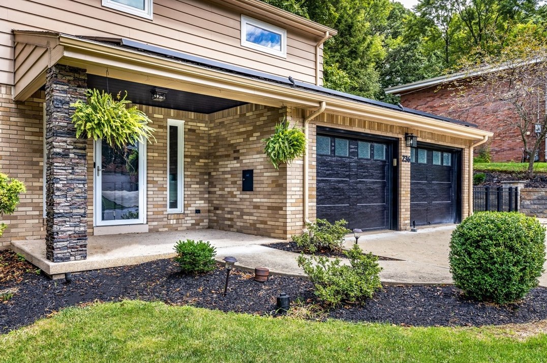 236 Haugh Dr, Pittsburgh, PA 15237