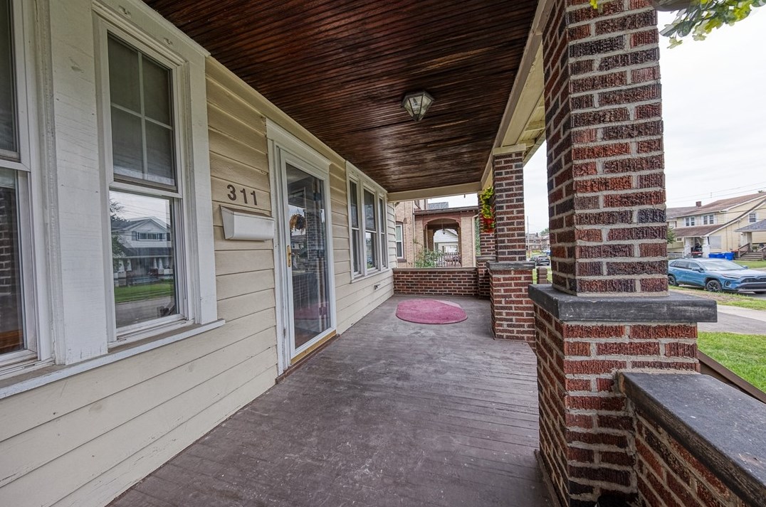 311 E Edgewood Ave, New Castle, PA 16105