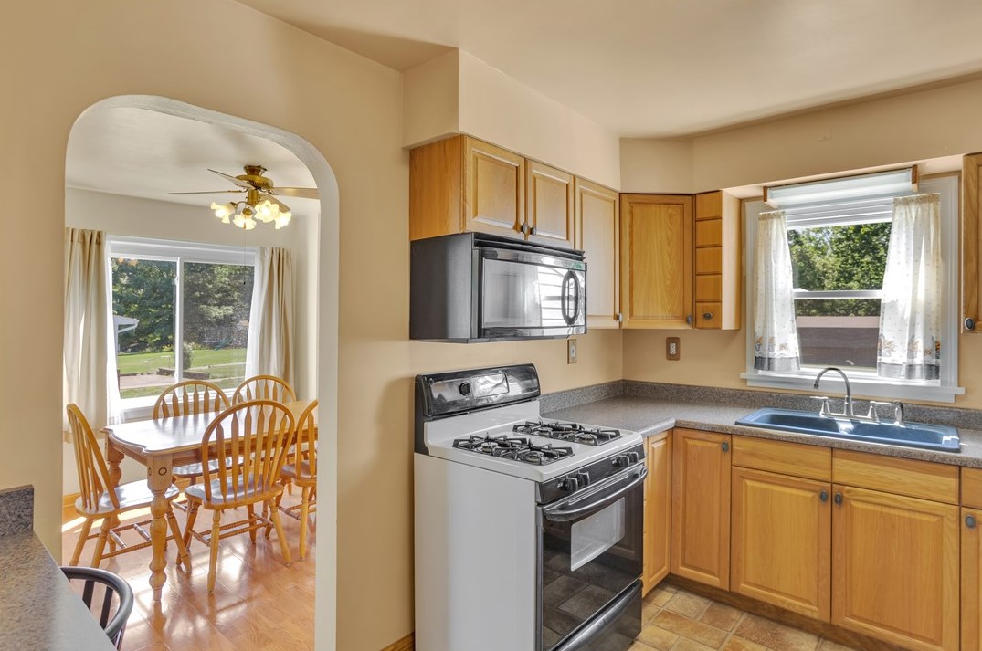 109 Hemlock Dr, Canonsburg, PA 15317
