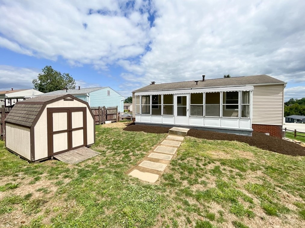 940 Crestwood Dr, North Huntingdon, PA 15642