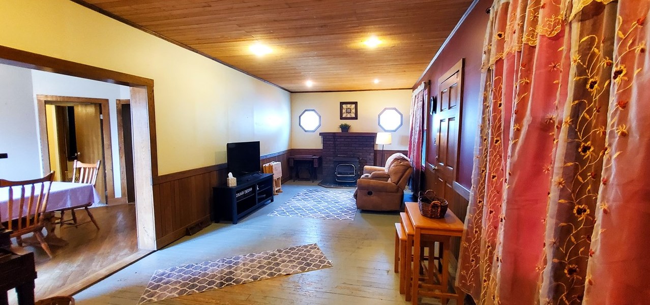 115 Country Club Rd, Butler, PA 16002-7615