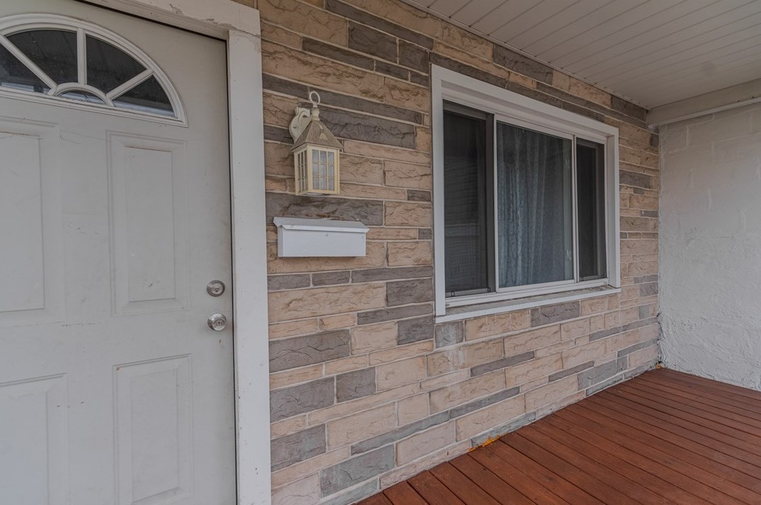 511 Lowell St, Vandergrift, PA 15690-1535