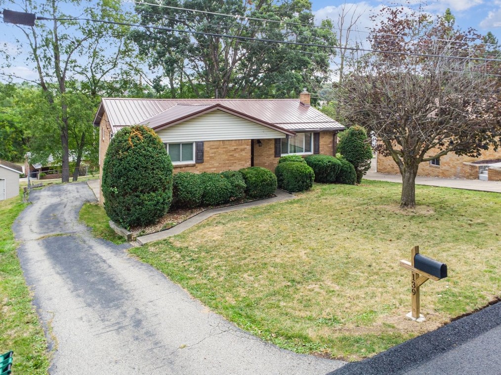 139 E Sunset Dr, Washington, PA 15301