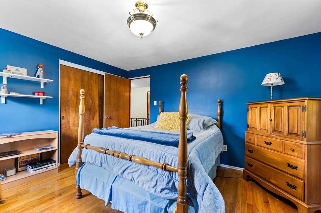 909 Lovingston Dr, Pittsburgh PA  15216-1731 exterior