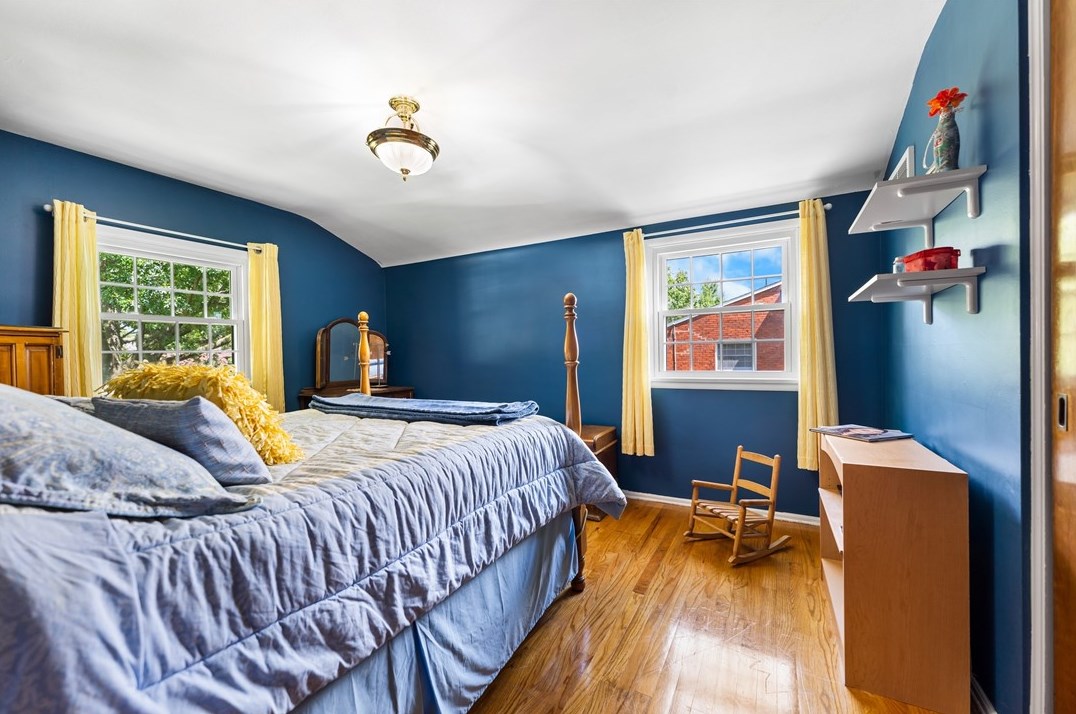 909 Lovingston Dr, Pittsburgh PA  15216-1731 exterior