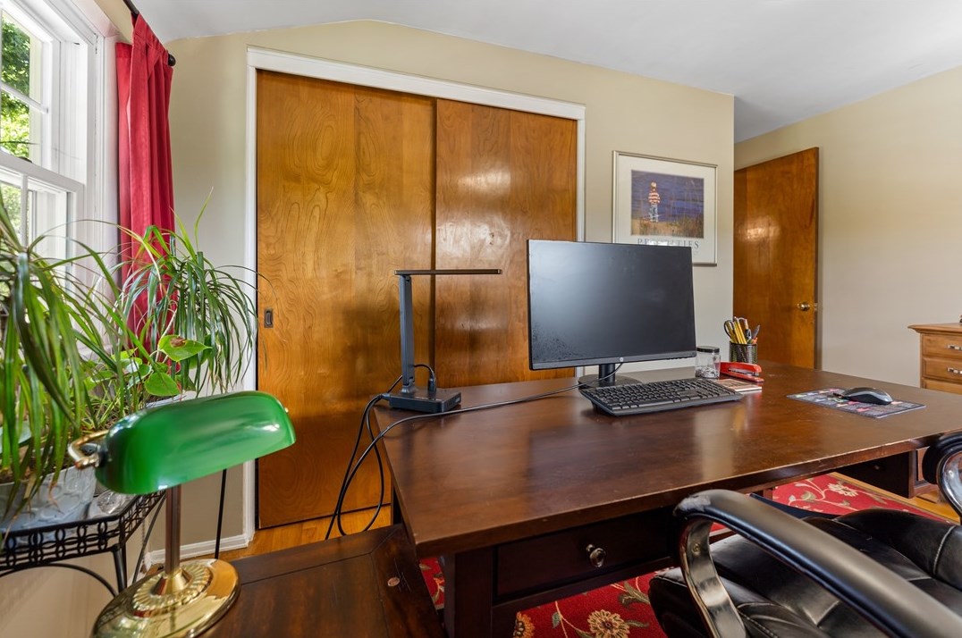 909 Lovingston Dr, Pittsburgh PA  15216-1731 exterior