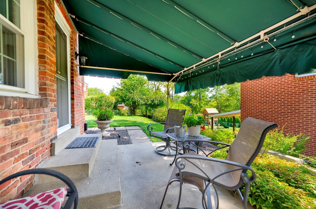 909 Lovingston Dr, Pittsburgh PA  15216-1731 exterior