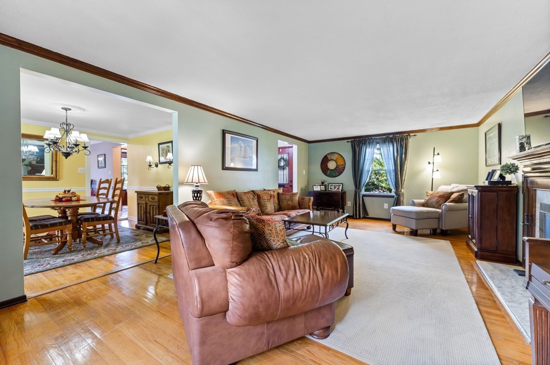 909 Lovingston Dr, Pittsburgh PA  15216-1731 exterior