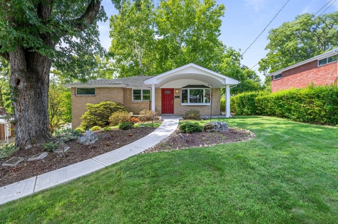 9840 Don Dr, North Huntingdon, PA 15642