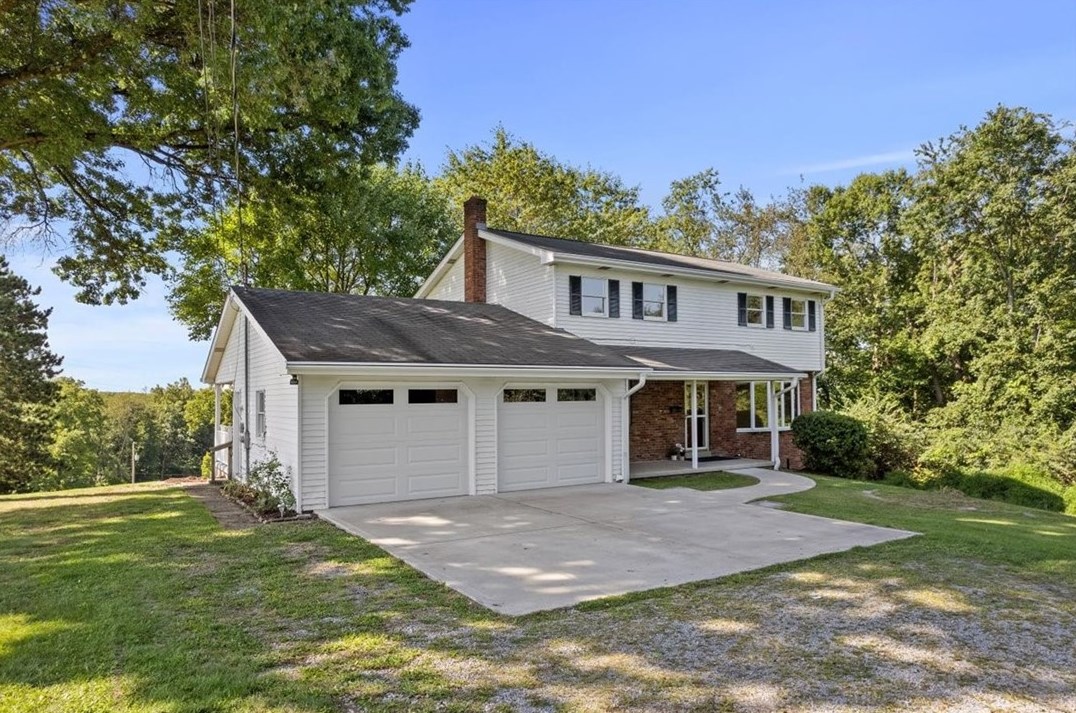 1453 Schell Dr, Ambridge, PA 15003