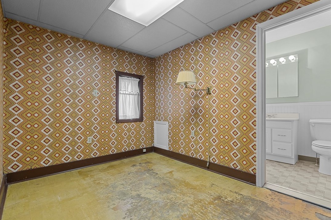 2006 Sarah St, Pittsburgh PA 15203-2022 exterior