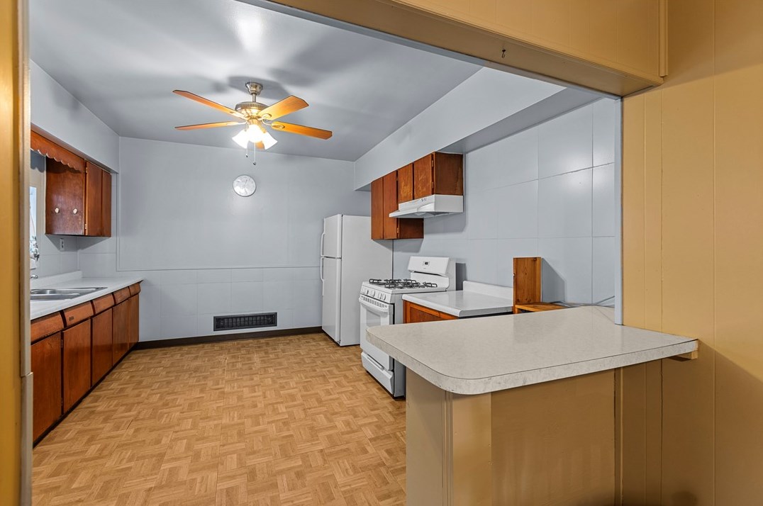 2006 Sarah St, Pittsburgh PA 15203-2022 exterior