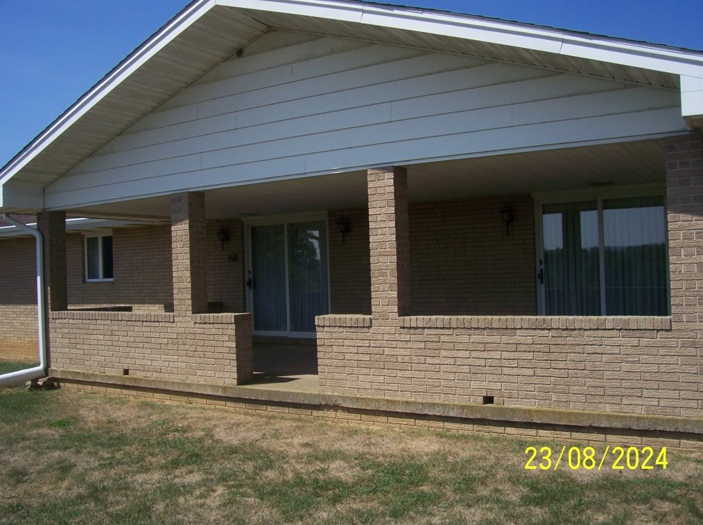 748 Narrows Rd, Connellsville, PA 15425