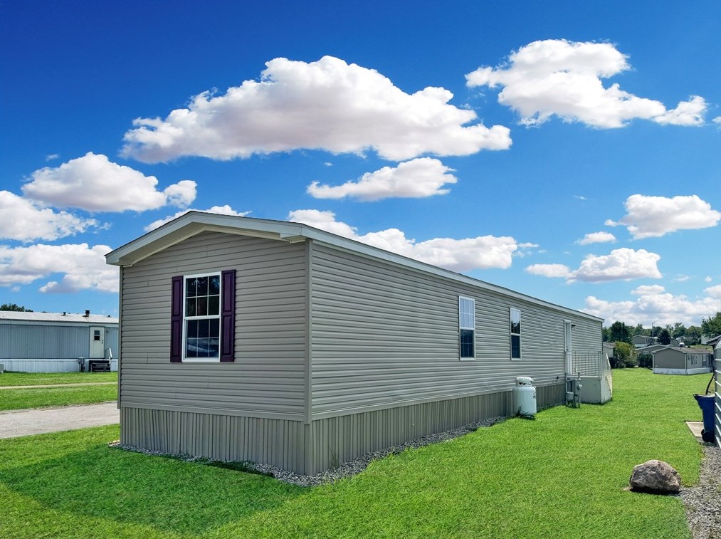 120 Independence Ln, New Castle, PA 16101