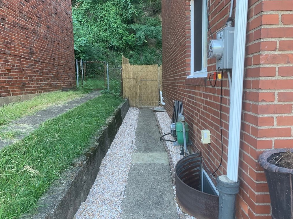 938 Oranmore St, Pittsburgh PA  15201-1032 exterior