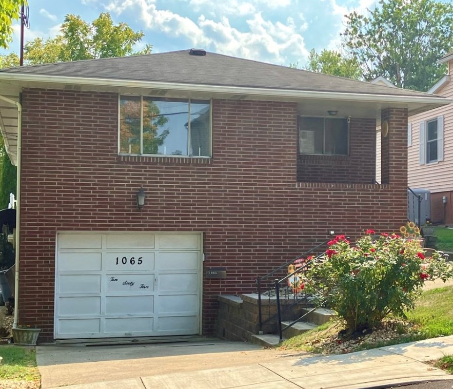 1065 Bruce St, Washington, PA 15301