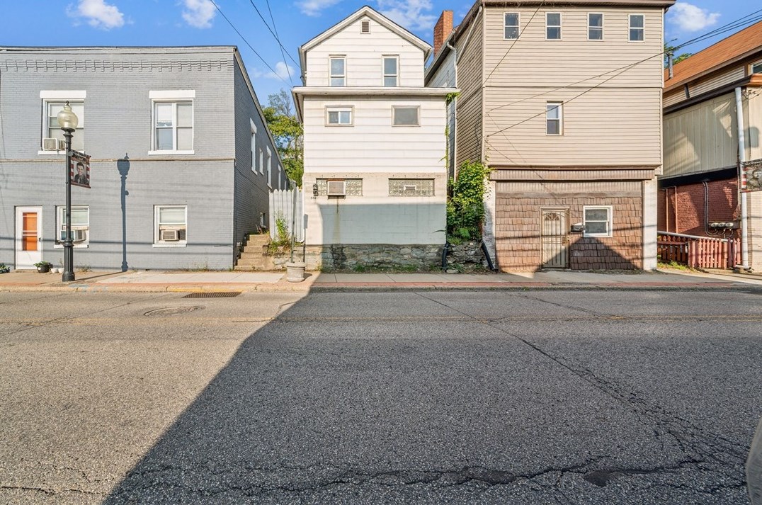 512 Carothers Ave, Collier Township, PA 15106