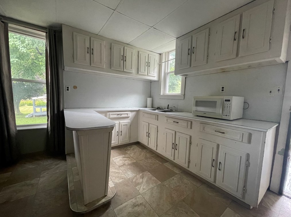 1518 Hendersonville Rd, Sandy Lake, PA 16145