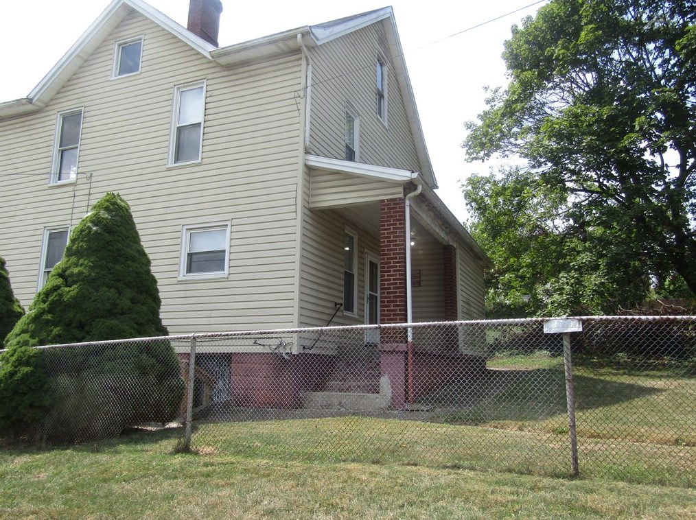 113 E Church Ave, Connellsville, PA 15425