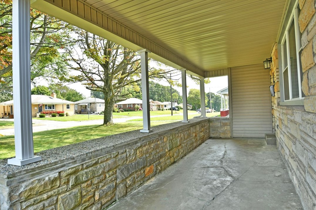 428 Indiana Ave, Hermitage, PA 16121