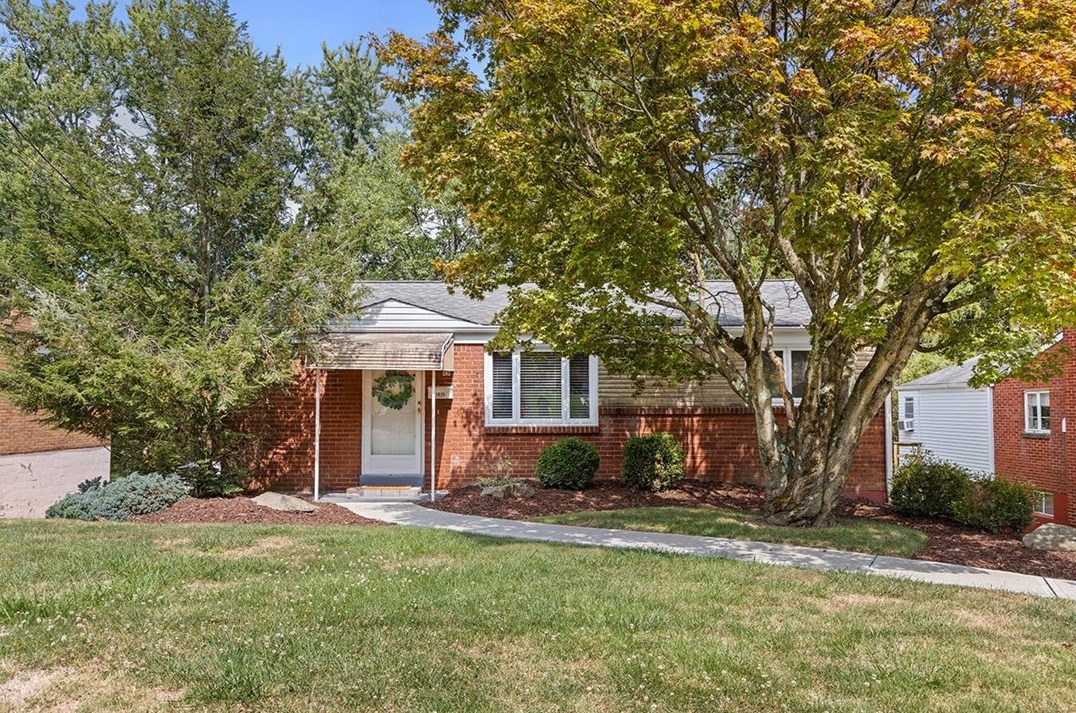 1625 Carmella Dr, Pittsburgh, PA 15227