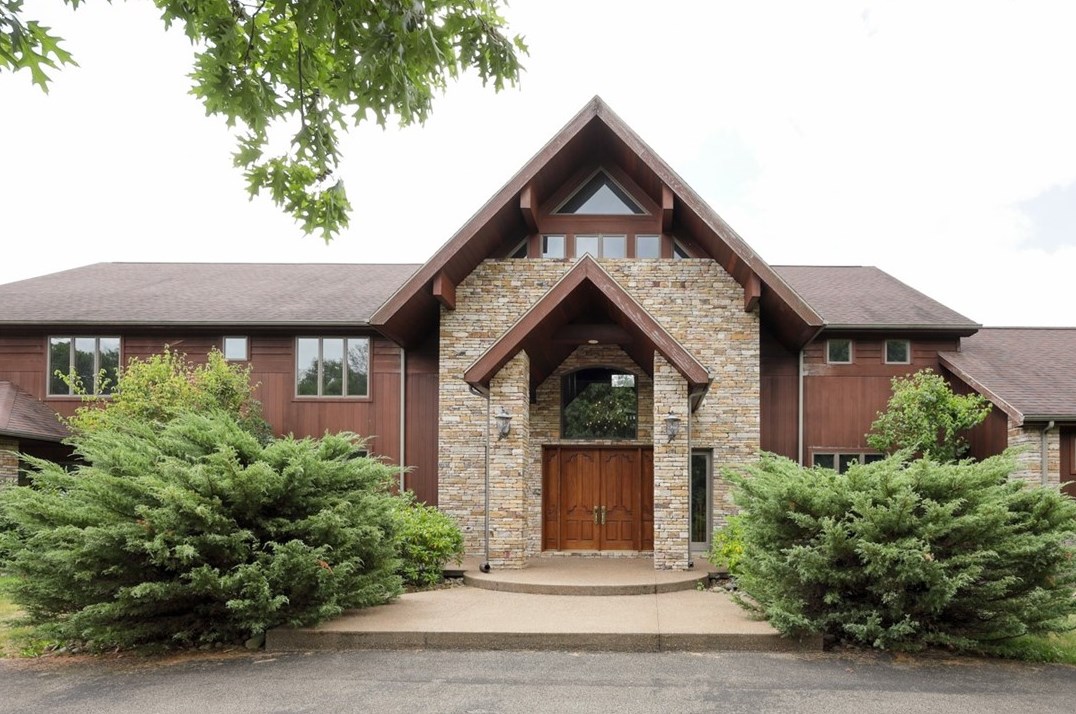 105 Serena Rd, Ligonier, PA 15658
