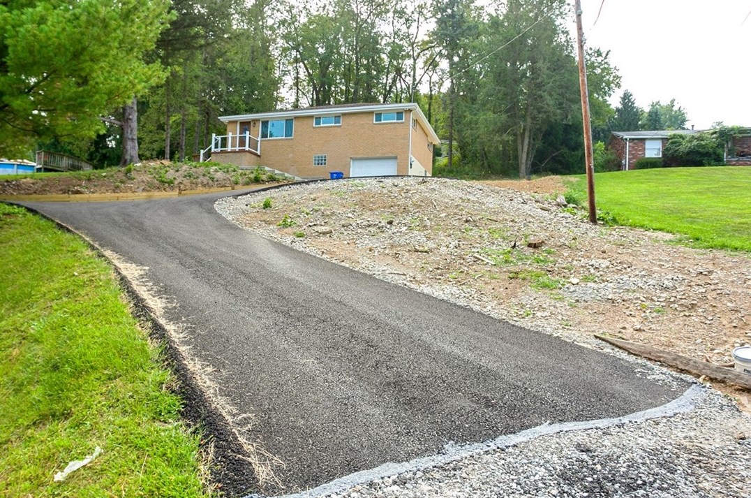 351 Buttermilk Hollow Rd, North Huntingdon, PA 15642