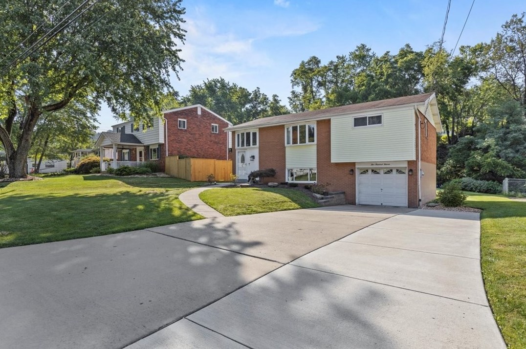 511 Hankey Farms Dr, Noblestown, PA 15071