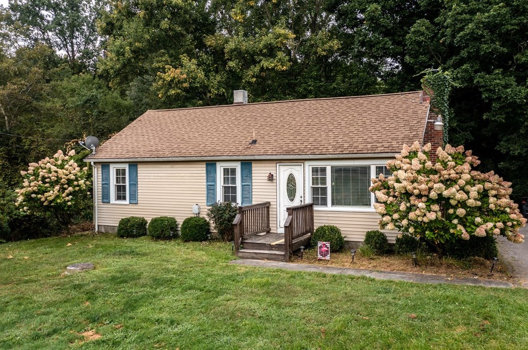 2957 N Hermitage Rd, Hermitage, PA 16150