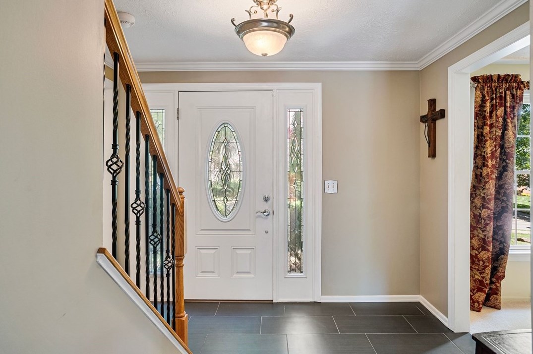 1552 Field Club Dr, Pittsburgh, PA 15237