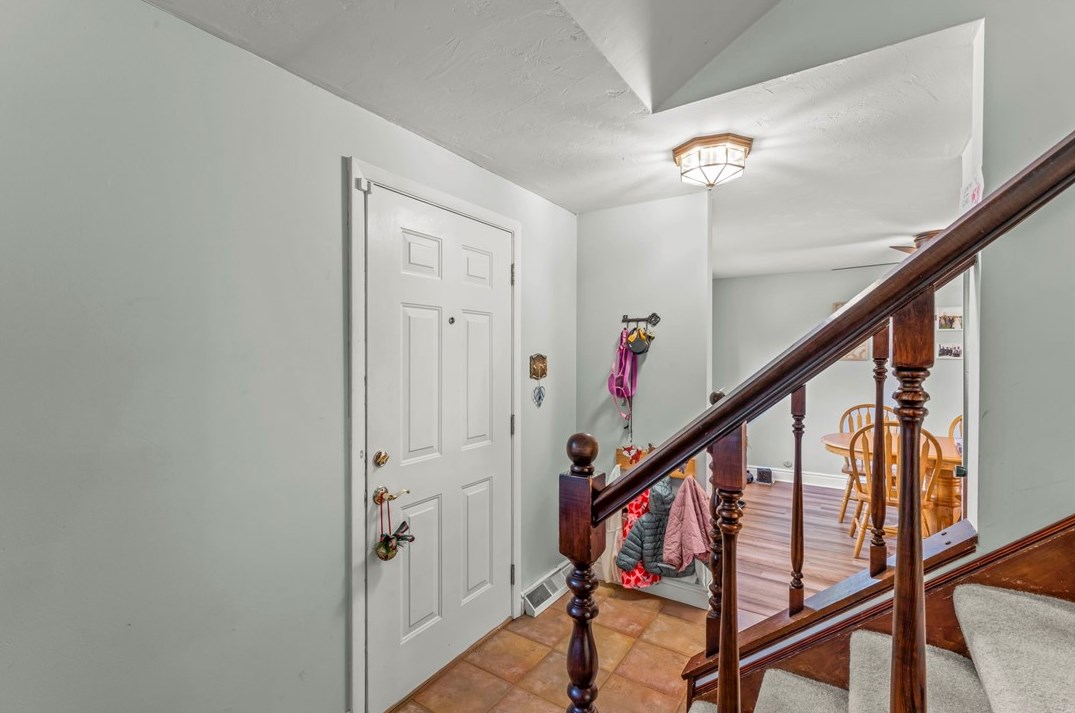 1207 Highfield Rd, Bethel Park, PA 15102