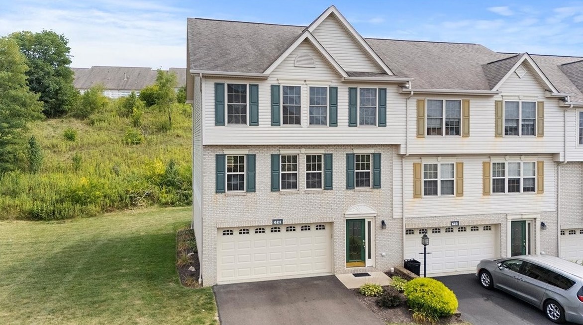 621 Hilton Cir, Noblestown, PA 15071