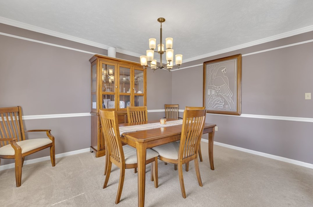 140 Shelbourne Dr, Moon Twp, PA 15108