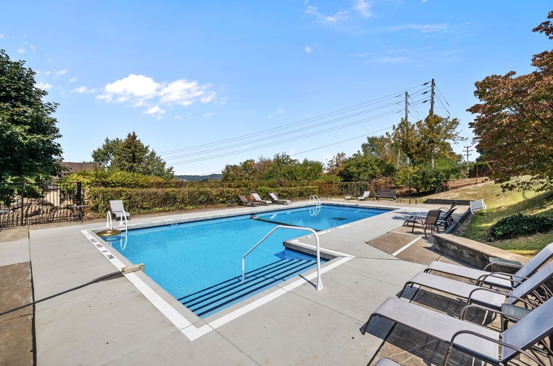 2034 Swallow Hill Rd, Pittsburgh PA  15220-1646 exterior