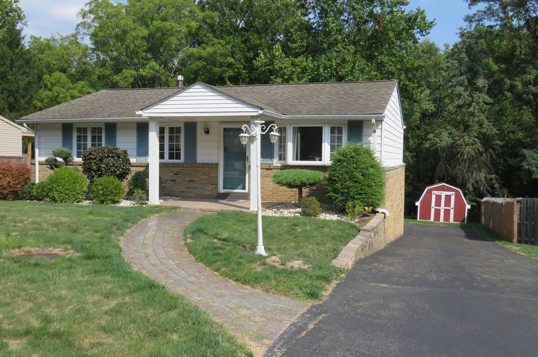 1749 Diane Merle Dr, North Huntingdon, PA 15642