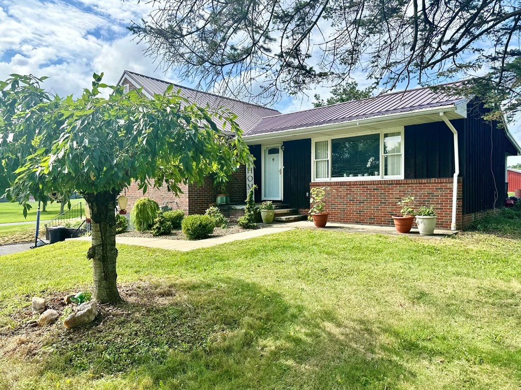3451 Church Rd, New Castle, PA 16101